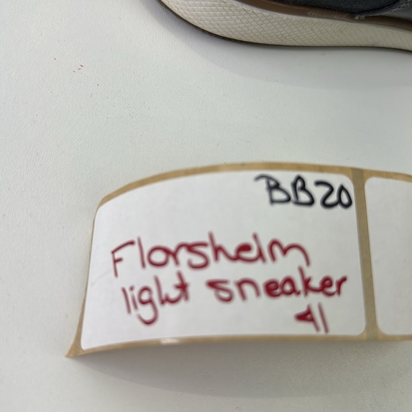 Florsheim Black Chukka Boots with Modern Design - Picture 14 of 14